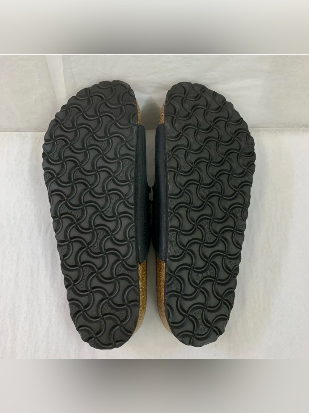 Birkenstock π
Granada Black Oiled Leather Soft Footbed Sandal Slide 39 Wmns 8 - Picture 8 of 12